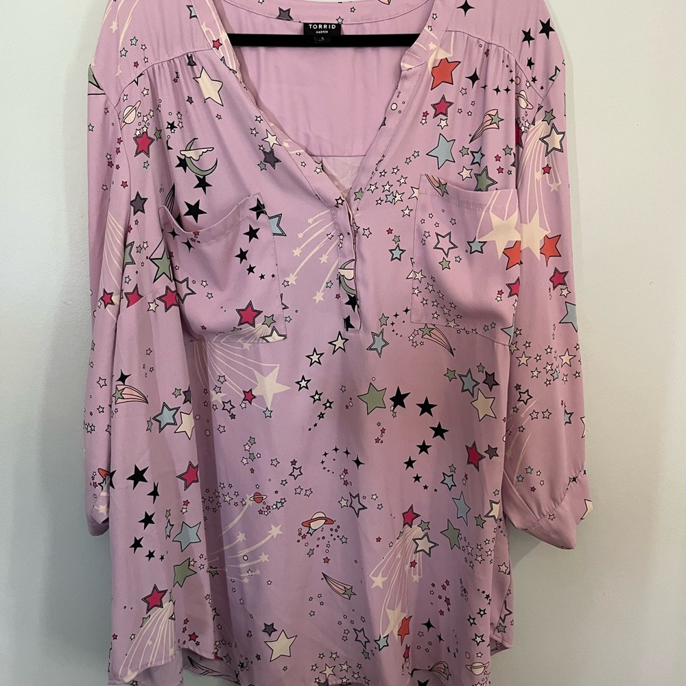 Torrid Harper Lavender Celestial Star Pattern 3/4 Sleeve Blouse